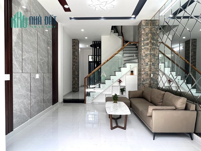 Bán nhà Lò Lu, mới 100%, đường thông, gần Khu công nghệ cao Samsung