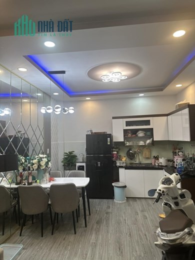 Bán nhà đẹp 2 tầng 2PN, 37m2, Lạc Long Quân, Tân Bình, chỉ 3.75 tỷ TL