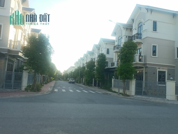 Biệt thự áp góc, hướng Nam. 6 tỉ 5. VSIP, tp Từ Sơn, Bắc Ninh.