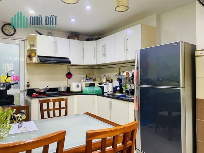 BÁN NHÀ HXH NGUYỄN VĂN CỪ GIÁP QUẬN 1 - 4 TẦNG MỚI ĐẸP - CHỈ 5 TỶ xx