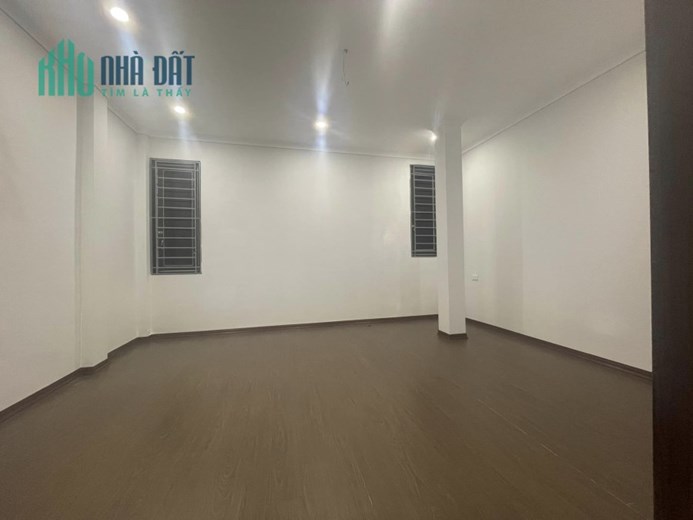 51m 5 Tầng Mặt Tiền 6m Nhỉnh 12 Tỷ Phố Trần Quốc Hoàn Cầu Giấy. Gần Nhiều Trường Đại Học. Kinh