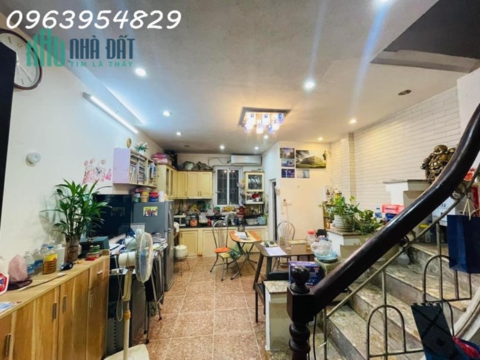 BÁN NHÀ PHÁO ĐÀI LÁNG, QUẬN ĐỐNG ĐA, NGÕ RỘNG, THÔNG TỨ PHÍA, CÁCH Ô TÔ 30M, CHỈ 3.9 TỶ