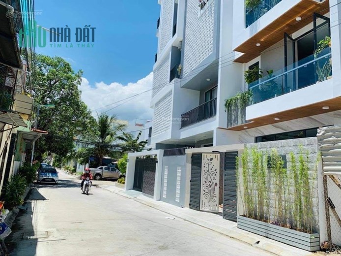 Bán đất tặng nhà Mặt tiền đường Phùng Hưng, Phước Long