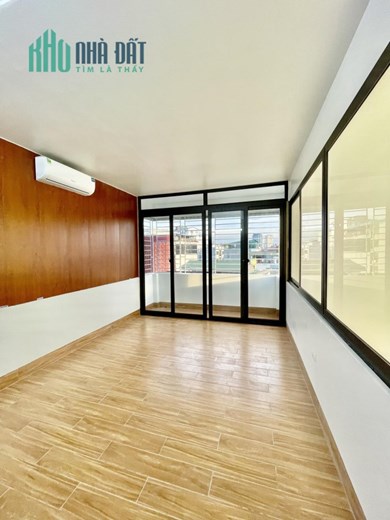 45m Mặt Tiền 9m Lô Góc Nhỉnh 9 Tỷ Phố Trần Quốc Hoàn Trung Tâm Quận Cầu Giấy. Khu Dân Trí Cao. Vị