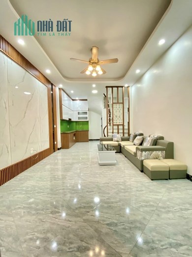 Bán nhà Hoàng Mai, oto đỗ cửa, 31m, 5T, ngõ thông, gần phố, giá hơn 3 tỷ