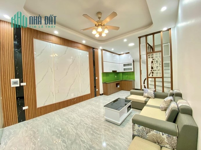 Bán nhà Hoàng Mai, oto đỗ cửa, 31m, 5T, ngõ thông, gần phố, giá hơn 3 tỷ