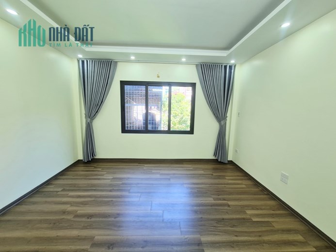 Bán nhà phố Kim Giang, ngõ nông, rộng, ô tô gần, 45m, 4 ngủ, nhỉnh 4 tỷ