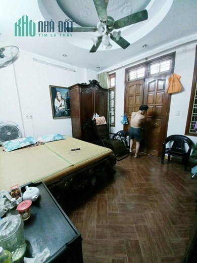 Bán nhà Lương Khánh Thiện, Tân Mai, 40m, 5T, MT 4m, oto 5m, 8PN, dân xây, giá 5.4 tỷ