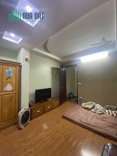 Bán nhà riêng Nguyễn Ngọc Vũ 45m 5 tầng 4 ngủ ngõ thông gần phố nhà đẹp ở ngay nhỉnh 6 tỷ lh