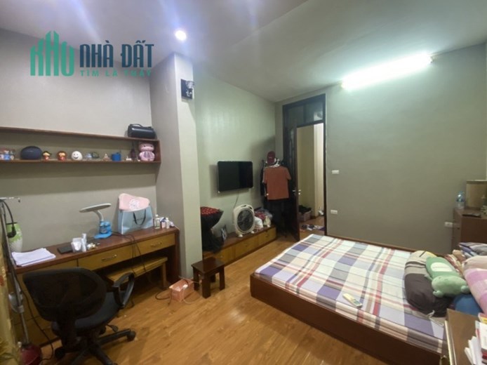 Bán nhà Nguyễn Ngọc Vũ 45m 5 tầng 4 ngủ ngõ thông gần phố nhà đẹp ở ngay nhỉnh 6 tỷ lh 0975124520