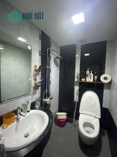 Bán nhà Nguyễn Ngọc Vũ 45m 5 tầng 4 ngủ ngõ thông gần phố nhà đẹp ở ngay nhỉnh 6 tỷ lh 0975124520