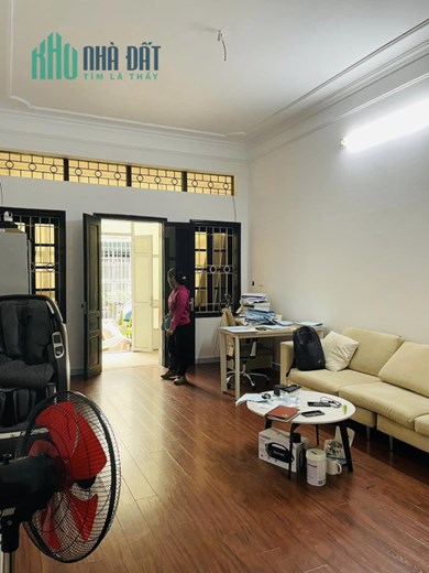 Bán nhà 192 Lê Trọng Tấn, Thanh Xuân, 160m, 4T, 2 mặt tiền, 1 mặt hồ, 1 mặt oto tránh, giá 16.3 tỷ.