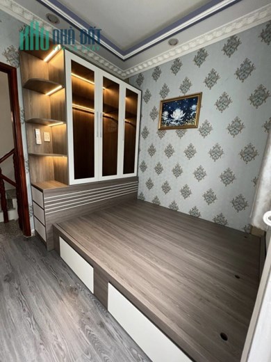 NHỈNH 2 TỶ, NỘI THẤT XỊN, BÁN NHÀ 3TẦNG MỚI, 5PN, 3VC, HẺM XE HƠI, ĐÀO TÔNG NGUYÊN, NHÀ BÈ