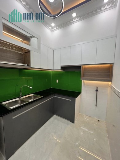 NHỈNH 2 TỶ, NỘI THẤT XỊN, BÁN NHÀ 3TẦNG MỚI, 5PN, 3VC, HẺM XE HƠI, ĐÀO TÔNG NGUYÊN, NHÀ BÈ