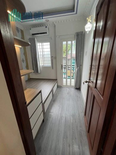 NHỈNH 2 TỶ, NỘI THẤT XỊN, BÁN NHÀ 3TẦNG MỚI, 5PN, 3VC, HẺM XE HƠI, ĐÀO TÔNG NGUYÊN, NHÀ BÈ