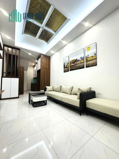 Bán nhà phố Lê Trọng Tấn, ô tô đỗ cổng, nhà đẹp, 40m, 4 ngủ, nhỉnh 4 tỷ