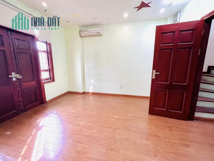 56m 6 Tầng Mặt Tiền 5m Phân Lô Ô Tô Dừng Đỗ Phố Phạm Tuấn Tài. Gần các trường đại học, vỉa hè rộng