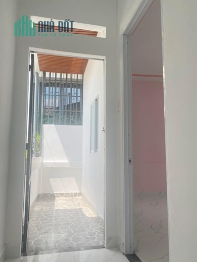 Bán nhà 4 tỷ Nơ Trang Long DTSD 100m2 gần HXH có ban công.