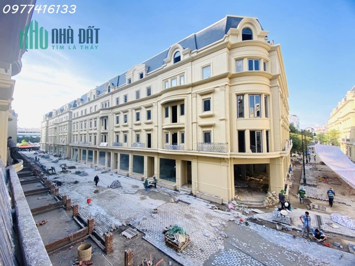 Cần bán gấp căn góc SH17 (Rue De Charme) tại trung tâm QThanh Xuân,Hà Nội, 133m2. Giá 32 tỷ