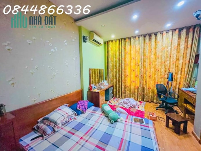 Nhà đẹp Cầu Giấy, gần phố, gia đình có 3 thế hệ ở thoải mái, 45m x 5 tầng, nhỉnh 6 tỷ