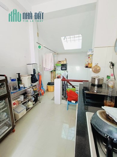 CỰC PHẨM QUẬN 3 CHỈ 3.7 TỶ - 4 TẦNG BTCT ĐẸP LUNG LINH - HẺM 3 GÁC 1 TRỤC THẲNG THÔNG KHẮP NẺO.