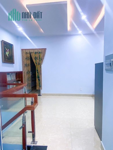 Nhà bán Lê Văn Sỹ Q3 , 10m HXH, 44m2 , 3 Tầng BTCT , Giá 6.6 Tỷ