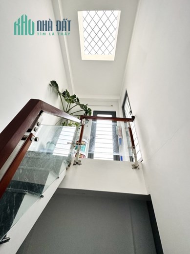 BÁN NHÀ MẶT TIỀN QUẬN 3 40M2 NỞ HẬU 7M 5 TẦNG 7 PHÒNG NGỦ TRẦN VĂN ĐANG 6.3 TỶ.