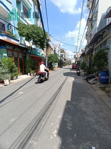 Cần bán nhà lô góc Hẻm nhựa 8m Lý Thường Kiệt 5,2mx16m 3 tầng chỉ 11,5 tỷ.