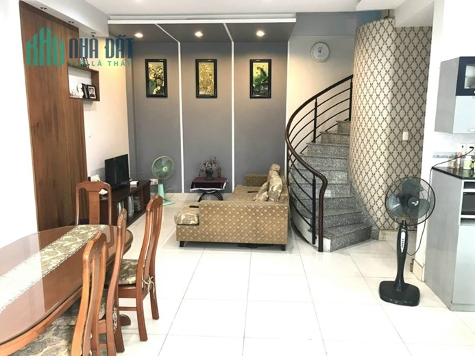 MẶT TIỀN KHỦNG 6.5M - NHÀ ĐẸP 3 TẦNG LUNG LINHXE - HƠI ĐẬU CỬA - TẶNG HẾT NỘI THẤT.