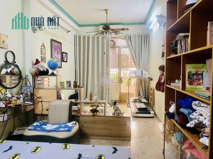 CHÍNH CHỦ - HẺM XE HƠI TRẢI NHỰA 10M - NỞ HẬU NHẸ TÀI LỘC - CÁCH QUẬN 1, QUẬN 5, QUẬN 10 CHỈ VÀI