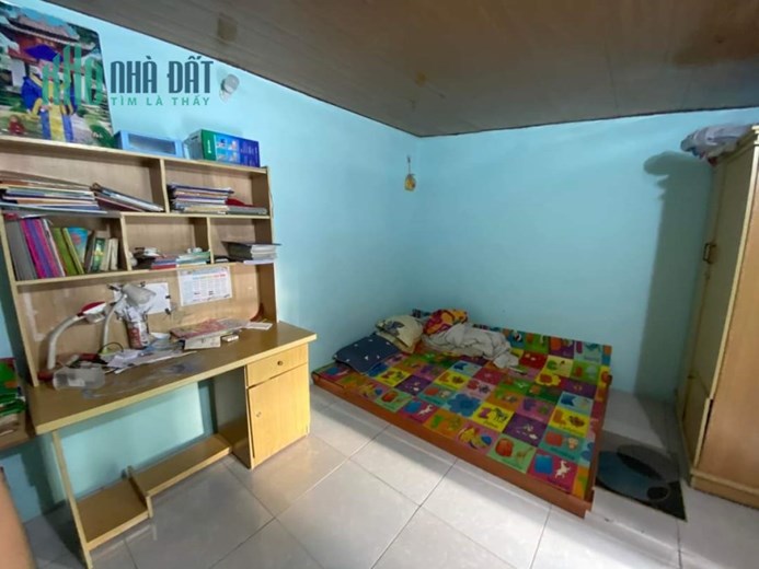BÁN ĐẤT TẶNG NHÀ CẤP 4. CÓ GÁC LỬNG, 60M TẠI KIM CHUNG, OTO GẦN, 50M RA OTO TRÁNH. TIỆN ÍCH NGẬP