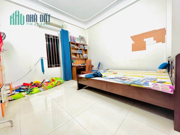 DÂN XÂY ĐẸP GẦN PHỐ Ở LUÔN 42M2 5 TẦNG MẶT TIỀN 4.3M LƯƠNG KHÁNH THIỆN HOÀNG MAI