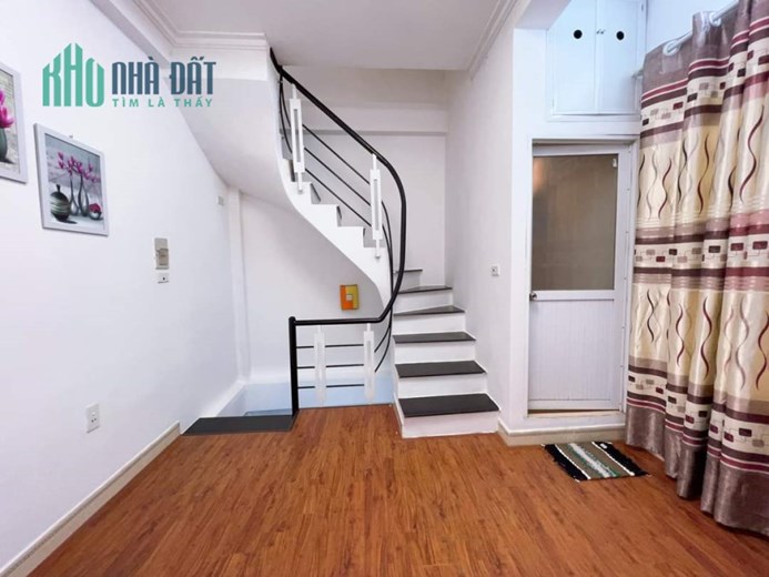 Bán nhà Đại La-nhỉnh 1 tỷ-sdtt gần 20m2x5 tầng- thoáng trước sau-ngõ 3 gác đua- vị trí ngỡ nhà 5tỷ-