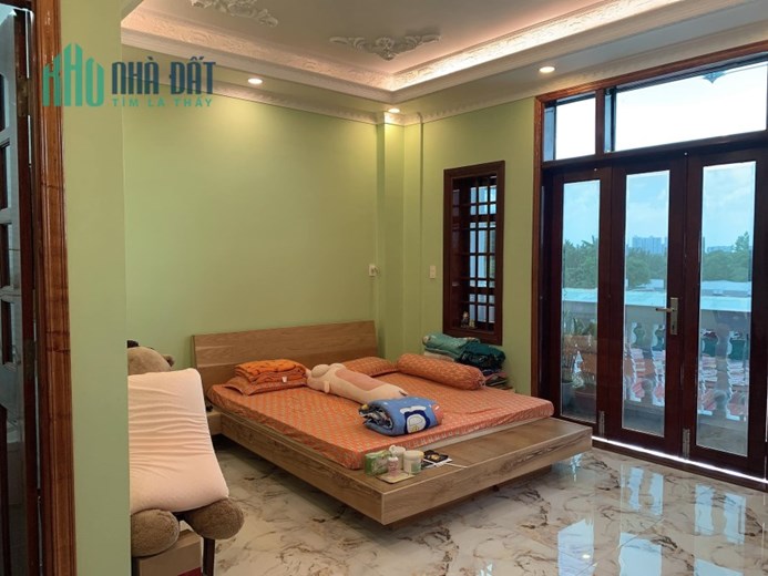 Nhà Trung Tâm Q12_ 5 Tầng Thang Máy - Ngang 5x20m_9,5 tỷ.