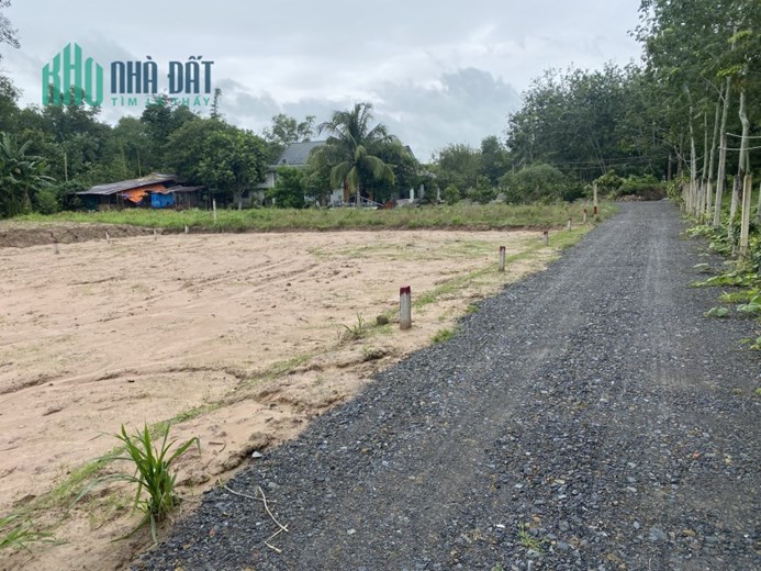 Bán gấp lô đất ngay KCN Thạnh Đức,full thổ,sổ sẵn chỉ 550tr