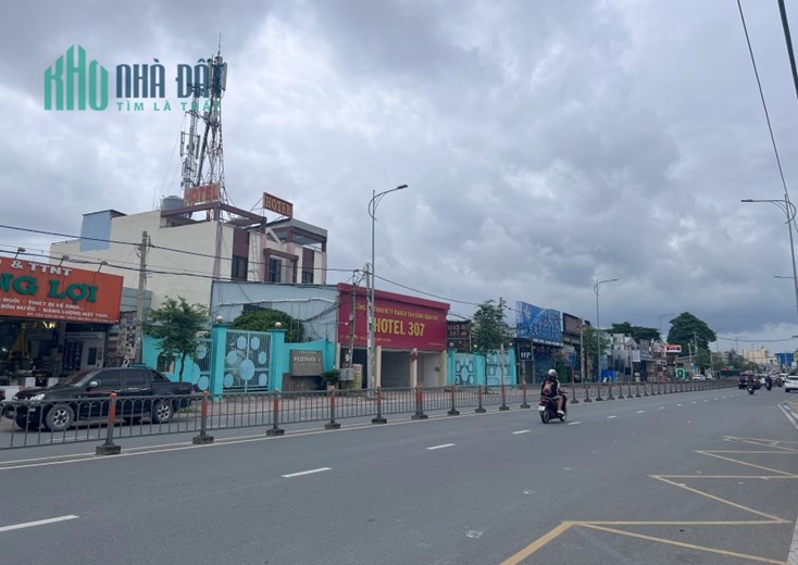 Nhà 2 Mặt tiền giảm chào 2 tỷ, DT 5x35 nở hậu 20, Tô Ký Hóc Môn