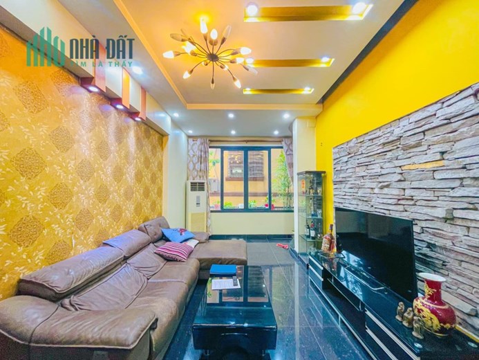 ĐI ĐÂU NỮA!!! Đặc biệt VIP Nguyễn Ngọc Vũ, Cầu Giấy, 43m2  Nhỉnh 6 Tỷ, 5 tầng