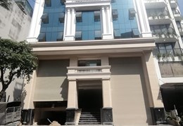 Cho Thuê tòa nhà Văn Phòng VIP mặt phố Dịch Vọng Hậu Dt 550m2 Mt 16m. Giá 45.000usd/th