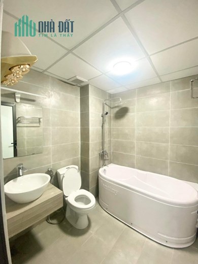 Bán Gấp Toà Nhà Căn Hộ Dịch Vụ Mặt Phố Lạc Long Quân, Tây Hồ 152m2, 10 tầng