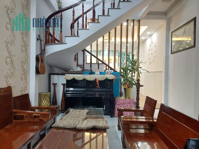 Giảm chào 2.1tỷ bán gấp nhà đẹp Full nội thất HXT 650/ P.Văn.Trị, 68m2