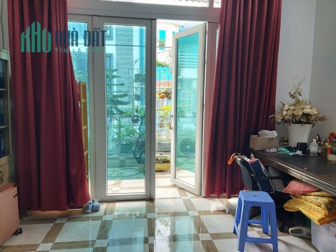 Giảm chào 2.1tỷ bán gấp nhà đẹp Full nội thất HXT 650/ P.Văn.Trị, 68m2