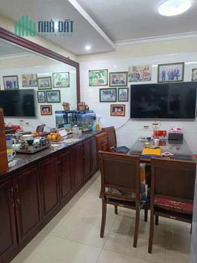Bán nhà phân lô TRẦN QUỐC HOÀN. 65M2 4 TẦNG MT 5,5M GIÁ 10 TỶ CÓ THƯƠNG LƯỢNG.