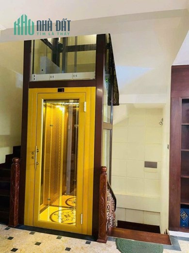 BIỆT THỰ TÂY HỒ, THANG MÁY, LÔ GÓC, VỊ TRÍ ĐẮC ĐỊA,  Ô TÔ ĐỖ CỔNG. 100m2 4 tầng mặt tiền 9m, giá 42