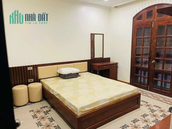 BIỆT THỰ TÂY HỒ, THANG MÁY, LÔ GÓC, VỊ TRÍ ĐẮC ĐỊA,  Ô TÔ ĐỖ CỔNG. 100m2 4 tầng mặt tiền 9m, giá 42