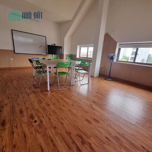 Cho thuê biệt thự lô góc Khuất Duy Tiến, 150m2 4 tầng tiện văn phòng, kinh doanh
