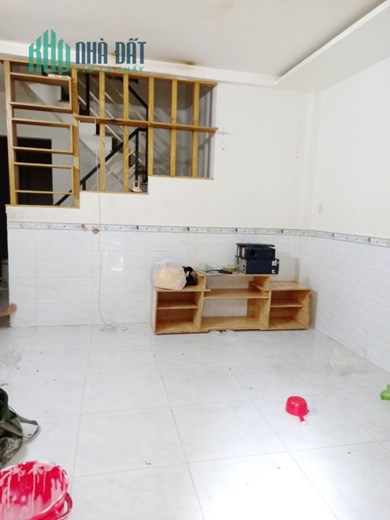 Nhà thuê 3 Tầng hẻm Phạm Thế Hiển P4Q8 - Giá : 10 Triệu