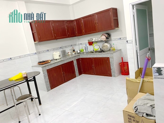 Cho thuê NNC 3 tầng gần MT Phạm Thế Hiển P4Q8. Giá 10 triệu