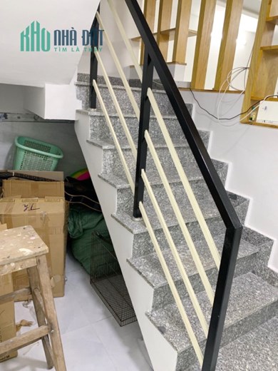 Nhà thuê trệt + 2 lầu gần MT Phạm Thế Hiển P4 Q8 giá 10tr