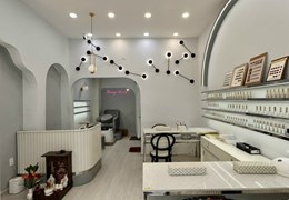 HOT HOT ! NHANH CÒN ! SHOCK SANG TIỆM NAIL GIÁ RẺ, 210 Võ Văn Tần P5 Q3 , Tel : 0966315405