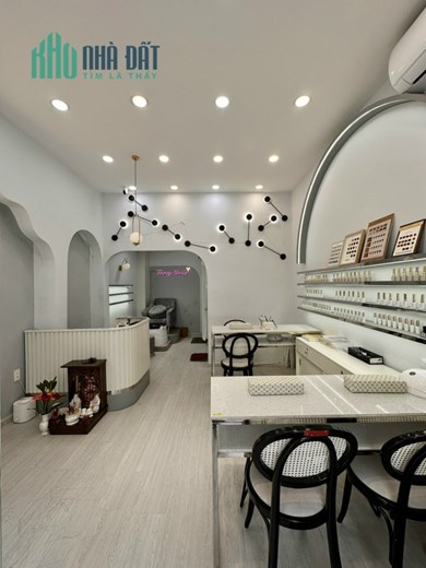 HOT HOT ! NHANH CÒN ! SHOCK SANG TIỆM NAIL GIÁ RẺ, 210 Võ Văn Tần P5 Q3 , Tel : 0966315405